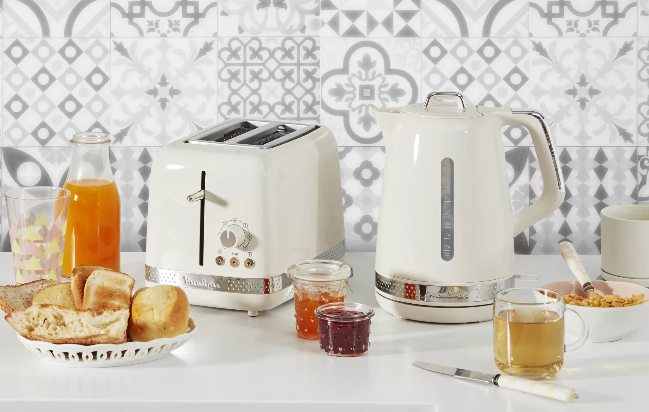 Moulinex Soleil FG381A10 Koffiezetter Met Filter - 15 Tassen Hot